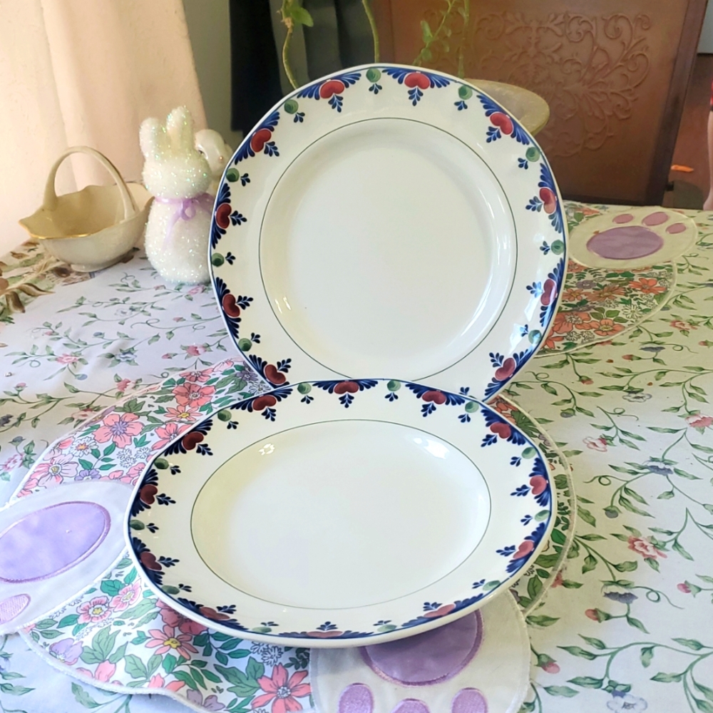 Adams Veruschka Made in England Set of 2 Dinner Plates  10 1/4"